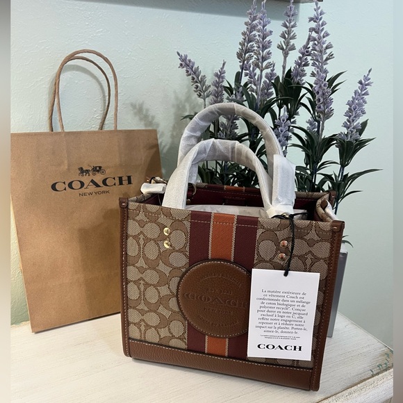 Coach Dempsey Tote 22 In Signature Jacquard w/ Stripe & Coach Patch NWT - Picture 1 of 6